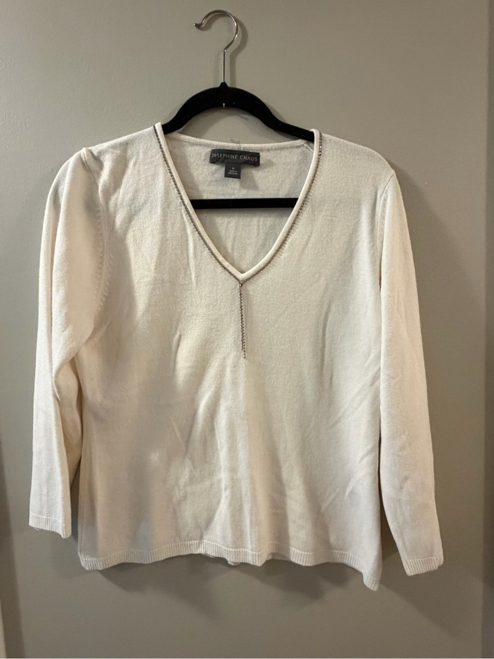 Josephine Chaus Cream V-Neck Pullover with Subtle Trim